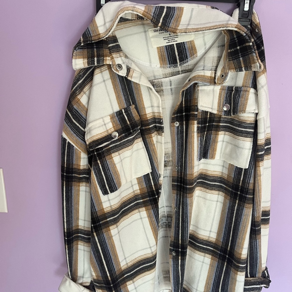 Shacket. Woman’s large.
